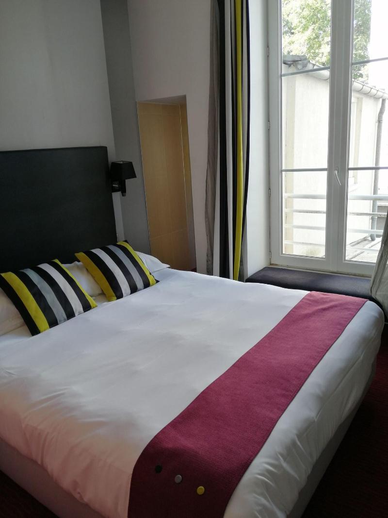 Logis Hotel Saint Martin Орлеан Екстериор снимка