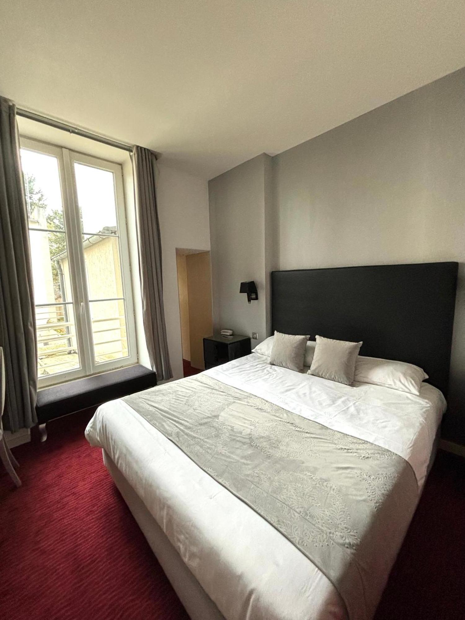 Logis Hotel Saint Martin Орлеан Екстериор снимка